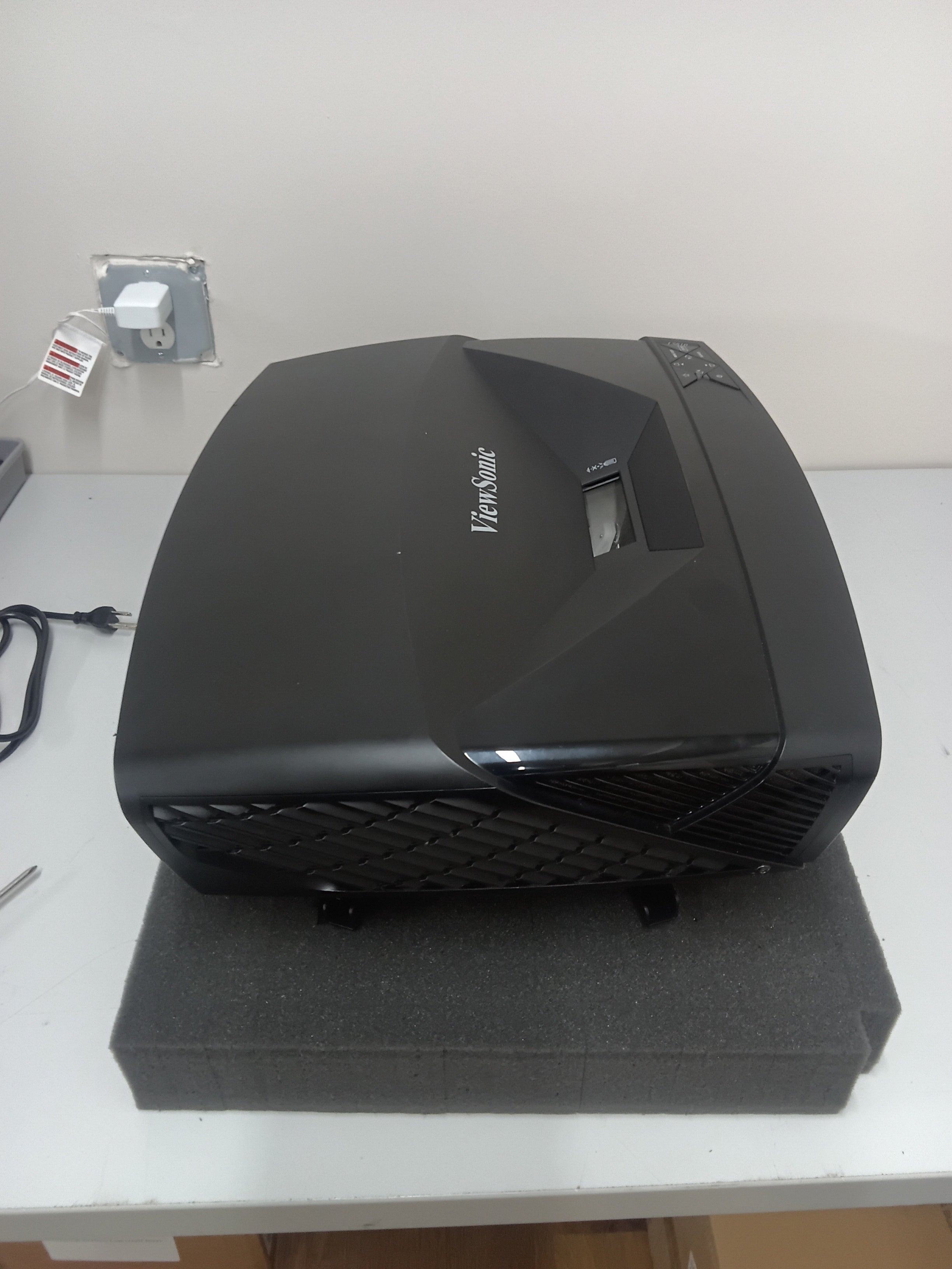 ViewSonic LS810 DLP WXGA Projector - Ex-Rental Stock Unit #037