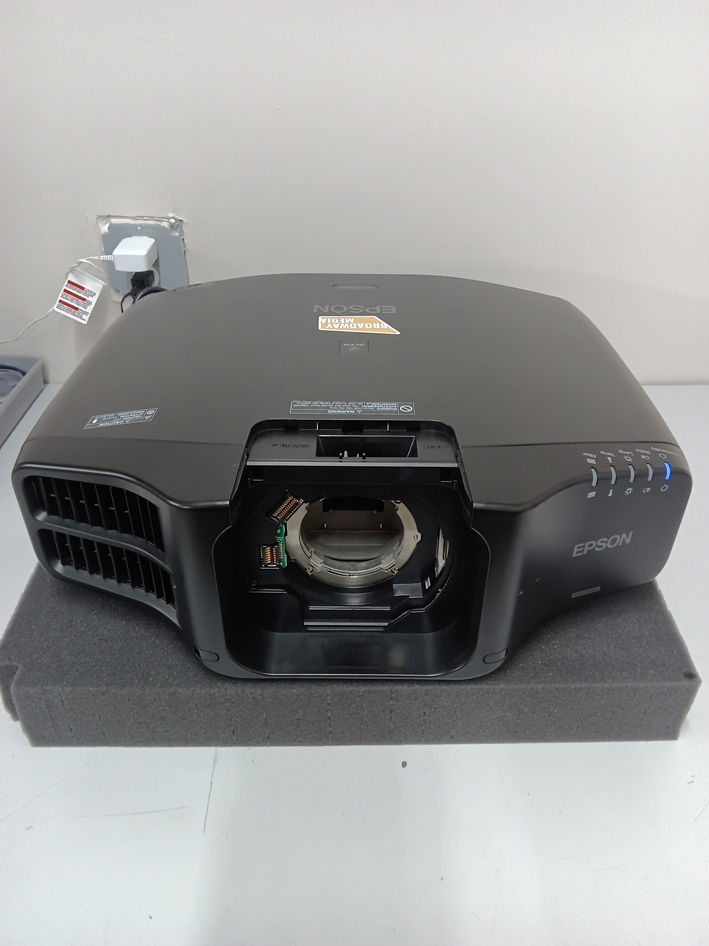 Epson PowerLite Pro G7905UNL 3LCD Projector - Ex-Rental Stock #73