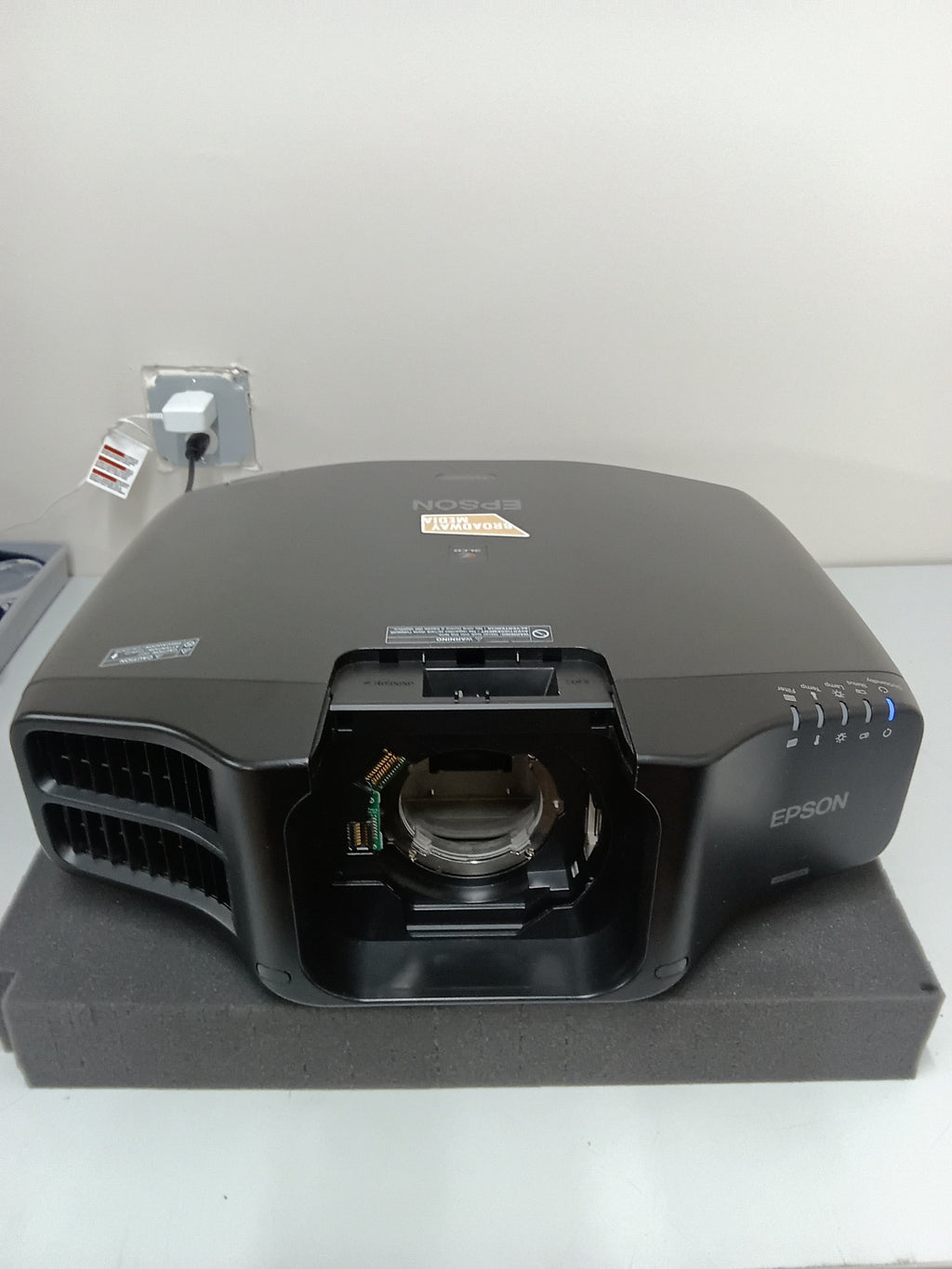 Epson PowerLite Pro G7905UNL 3LCD Projector - Ex-Rental Stock #97