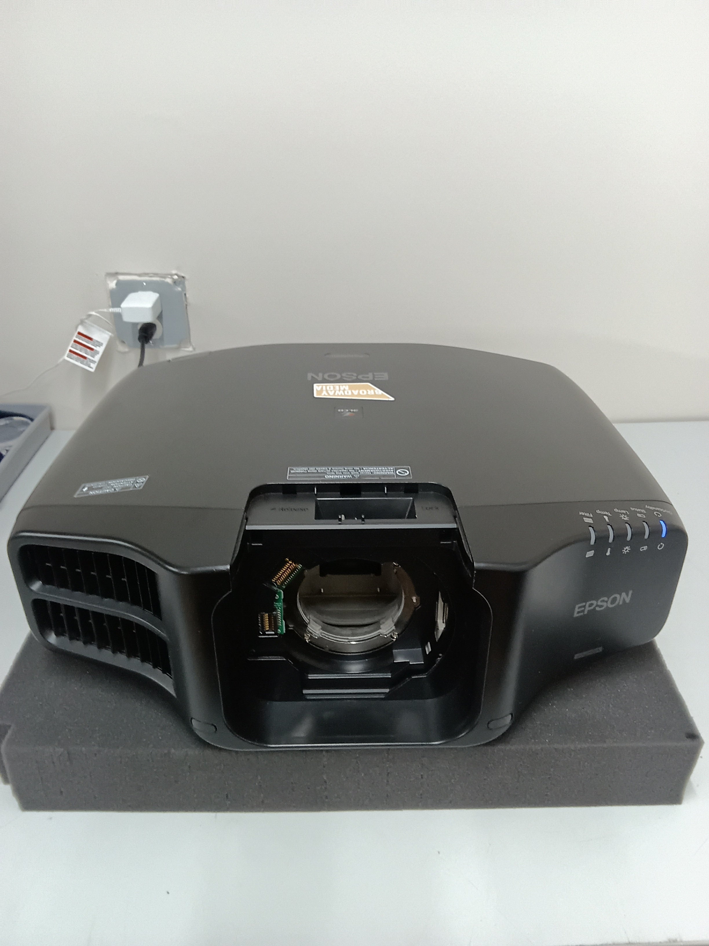 Epson PowerLite Pro G7905UNL 3LCD Projector - Ex-Rental Stock #97