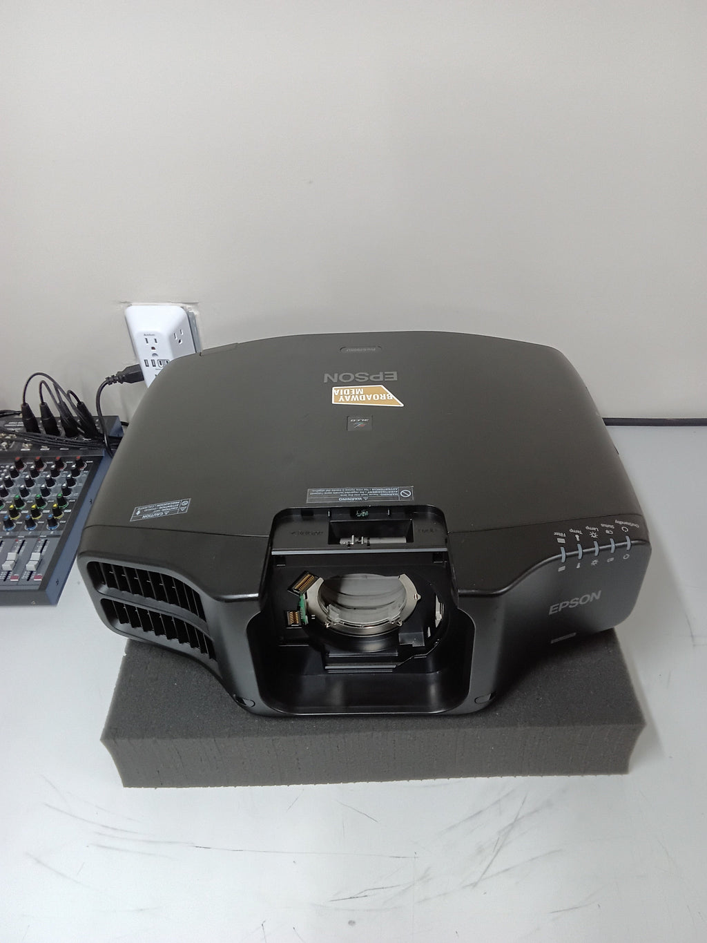 Epson PowerLite Pro G7905UNL 3LCD Projector - Ex-Rental Stock #114 - PARTS ONLY