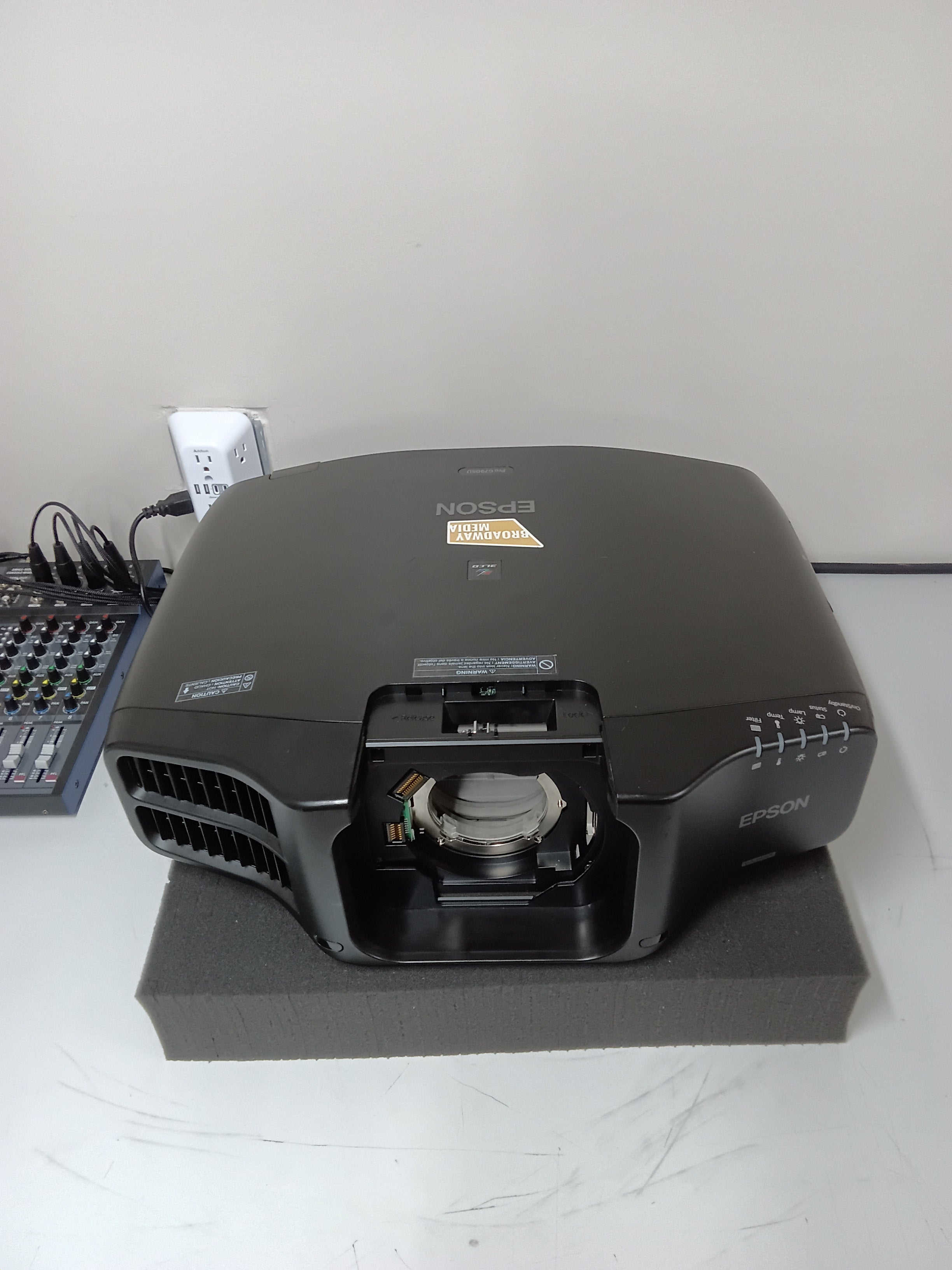 Epson PowerLite Pro G7905UNL 3LCD Projector - Ex-Rental Stock #114 - PARTS ONLY