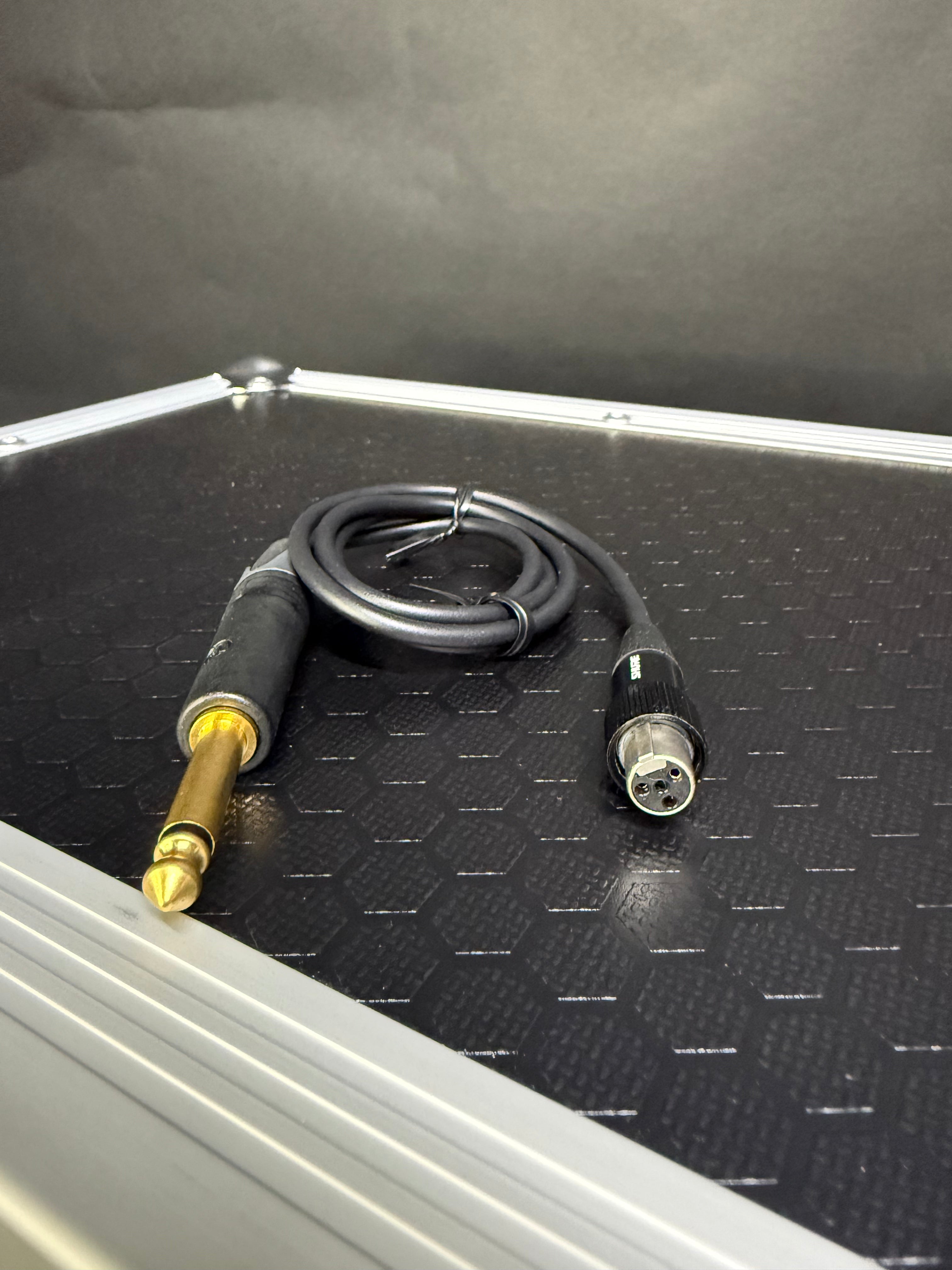 Shure 1/4" to TA4F Instrument Cable for Wireless Bodypack Transmitter
