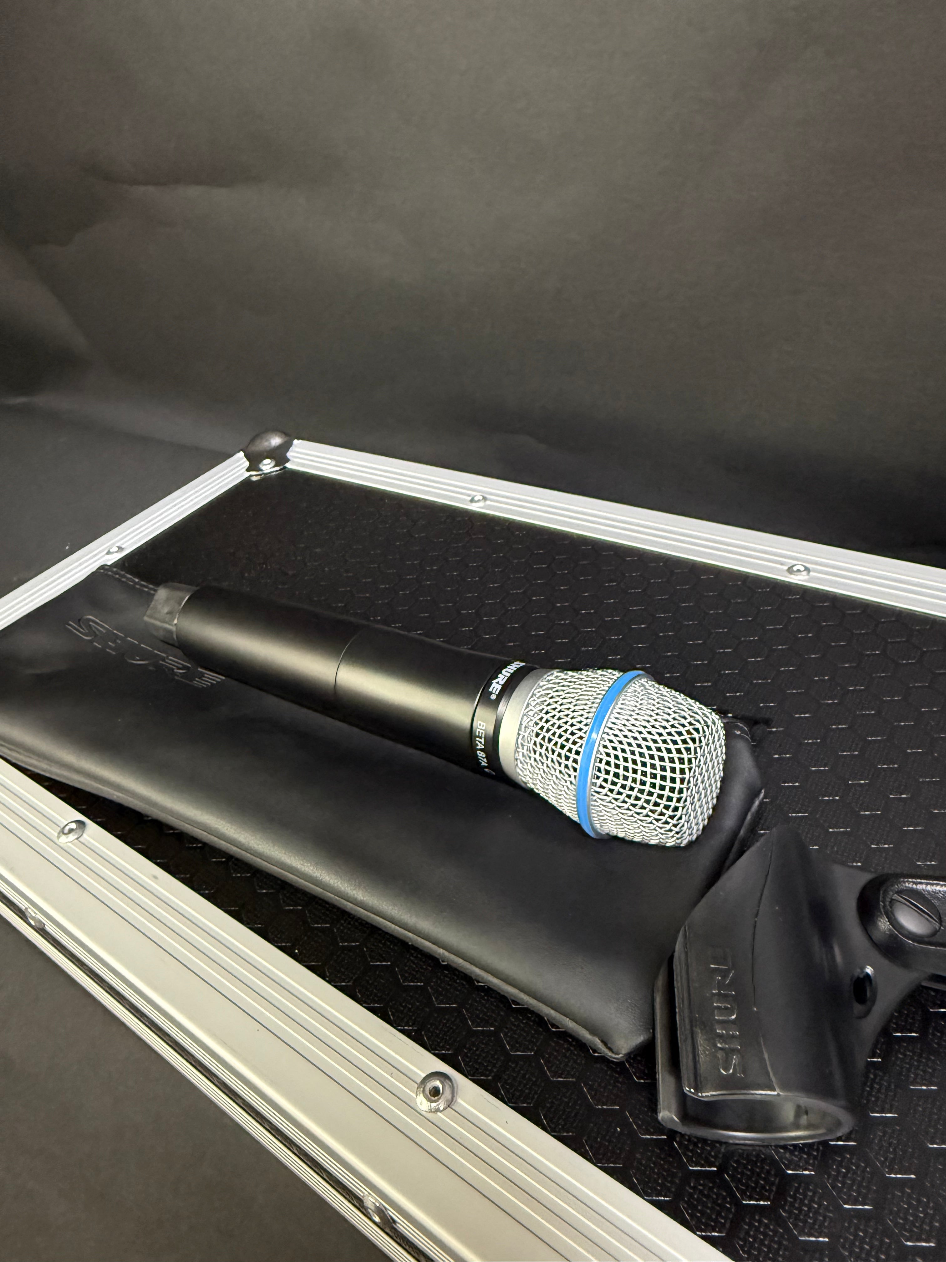 Shure QLXD2/B87A Handheld Transmitter with Beta 87A Capsule