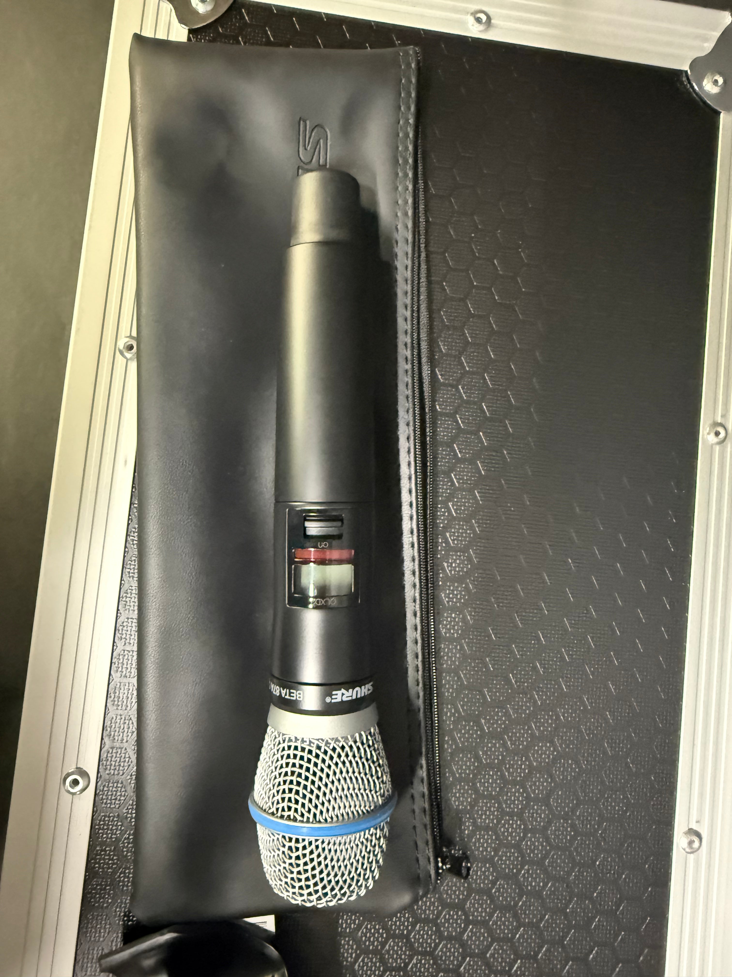 Shure QLXD2/B87A Handheld Transmitter with Beta 87A Capsule