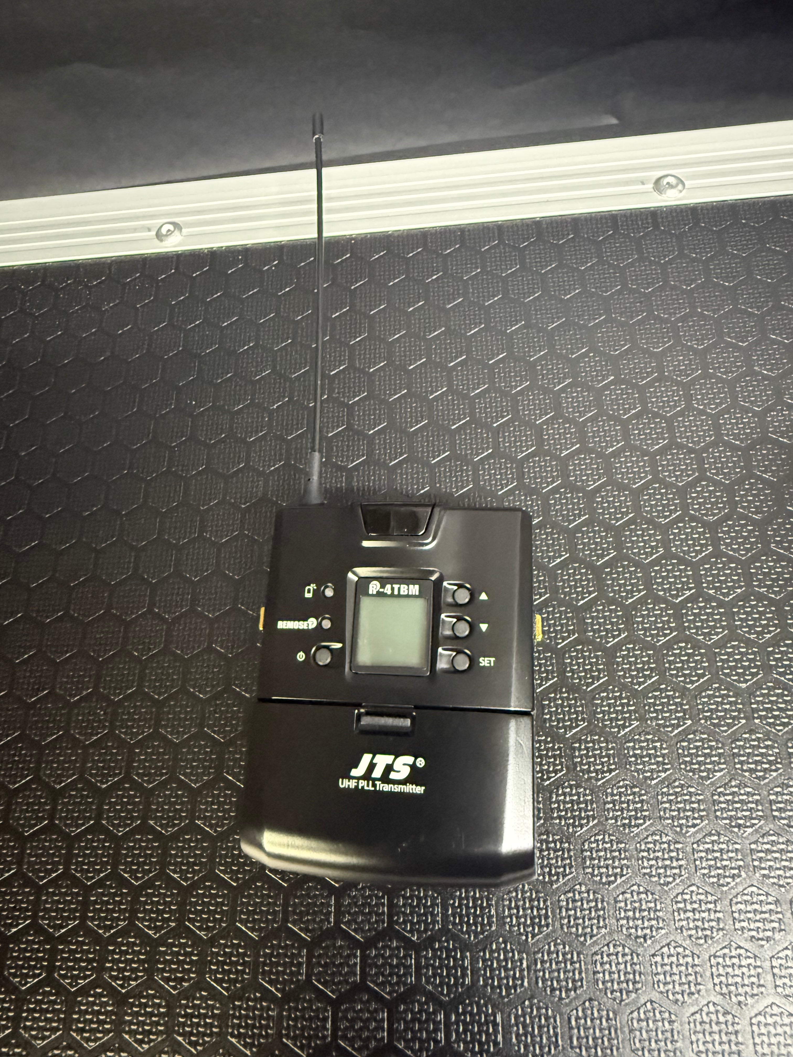 JTS R-4TBM / CM-501 Wireless Transmitter & Cardioid Lavalier Microphone