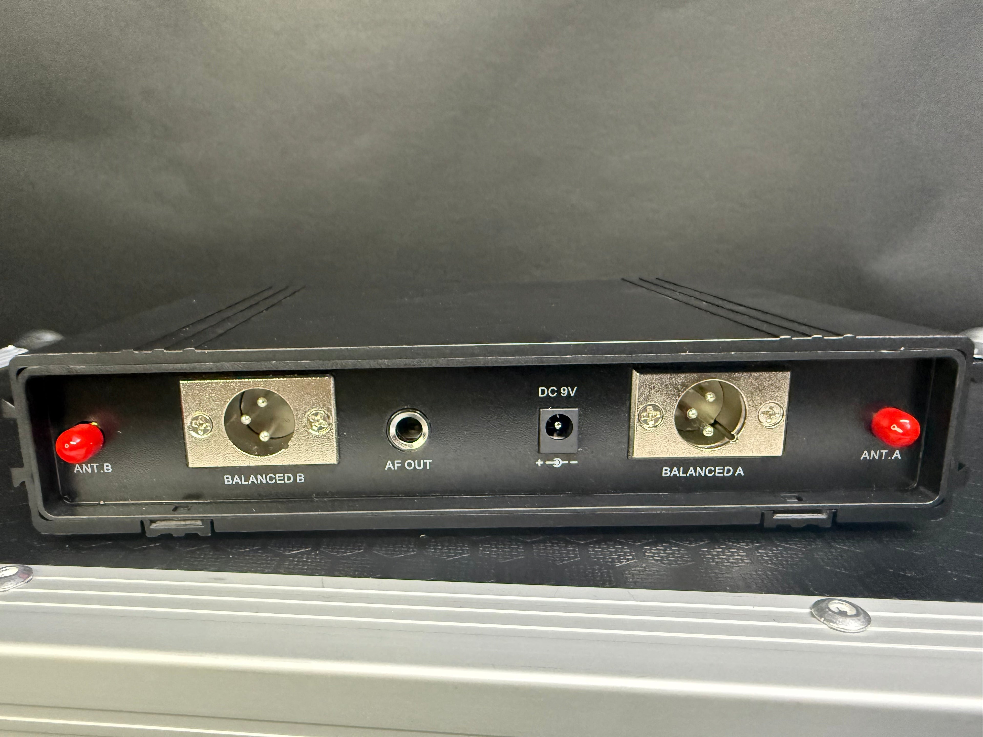 Creative Audio 2 Channel Wireless Microphone System w/ Cardoid Headsets