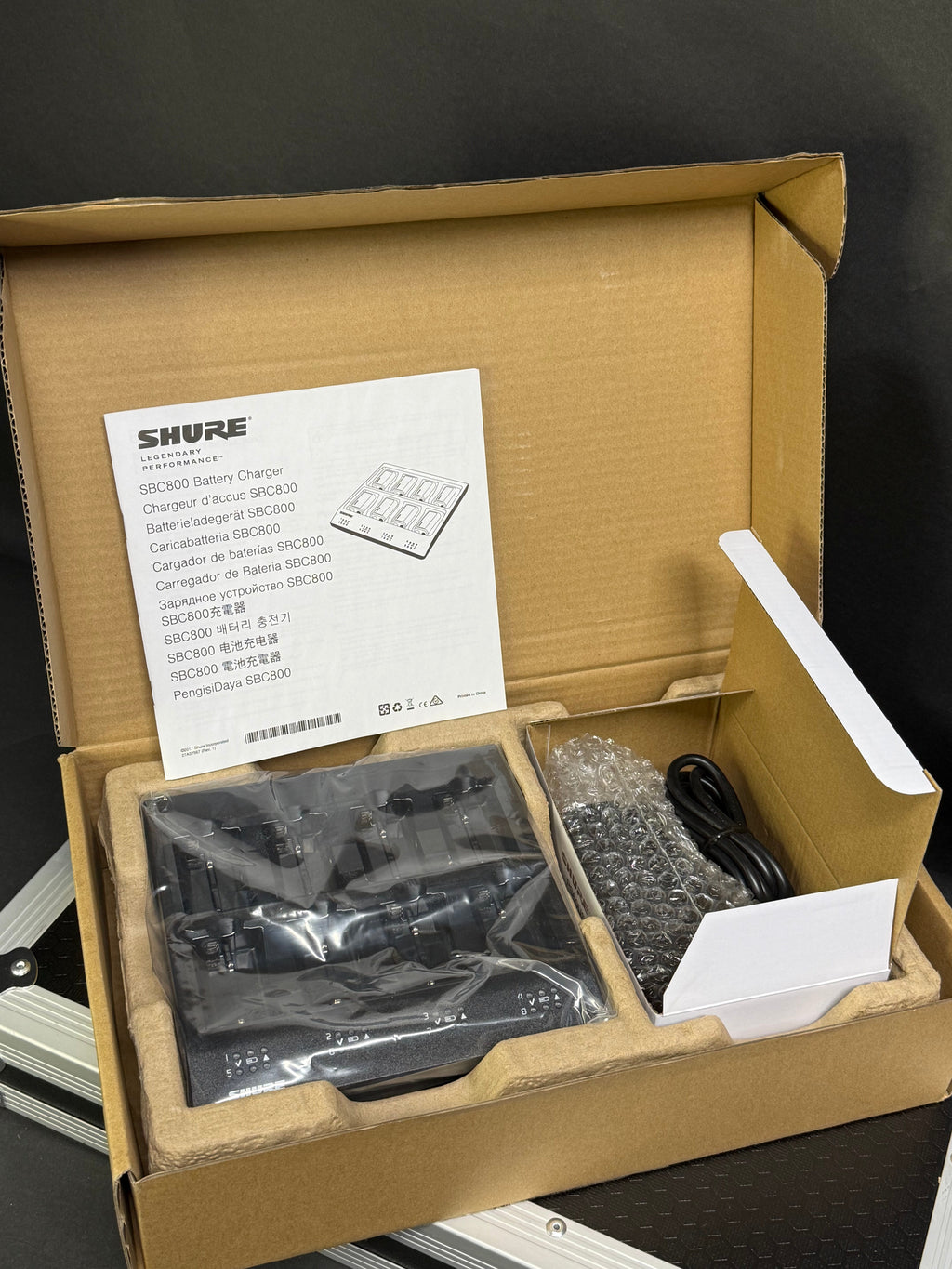 Shure SBC800-US 8 bay Charger for SB900A Lithium Ion Battery