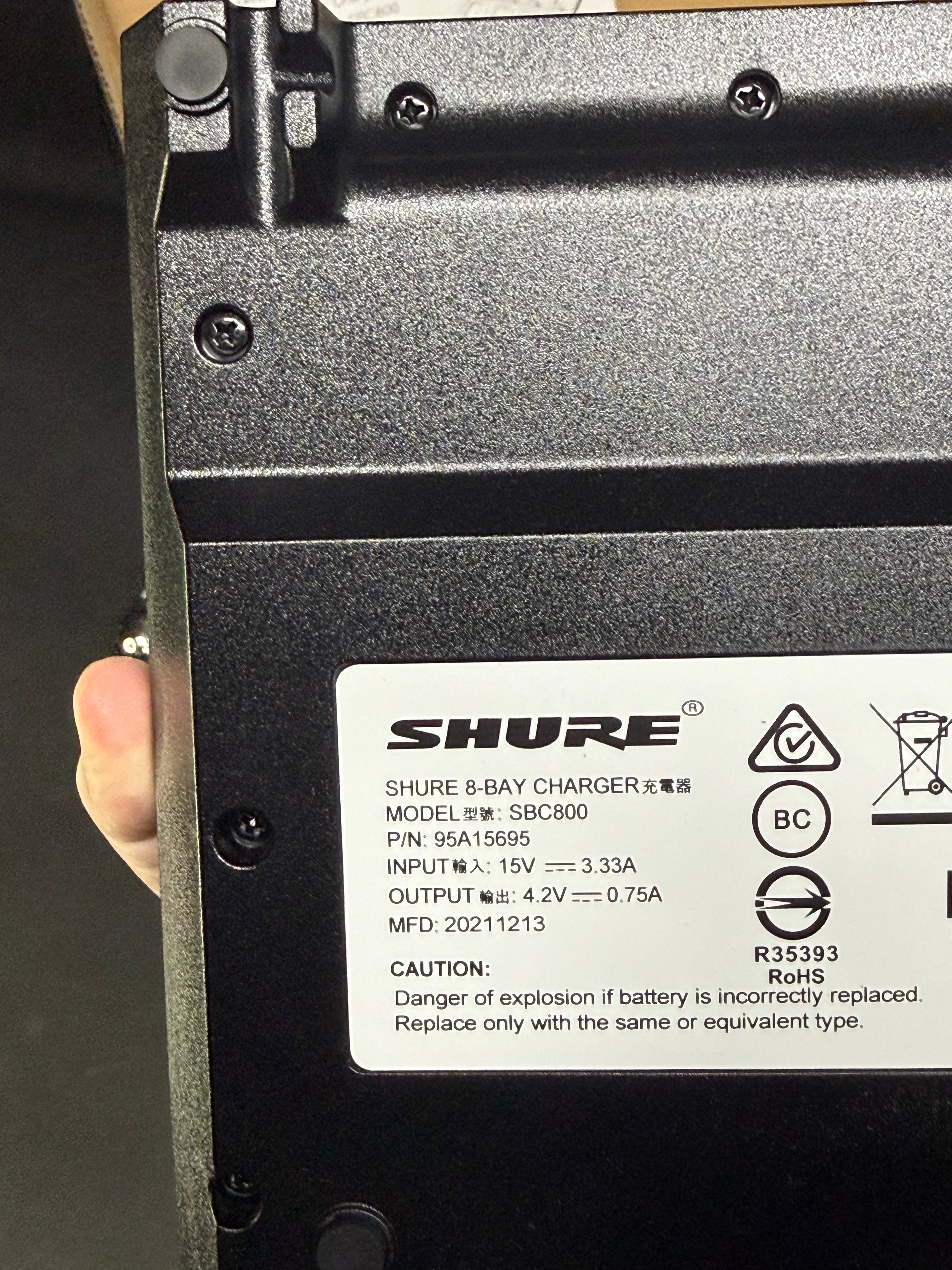 Shure SBC800-US 8 bay Charger for SB900A Lithium Ion Battery