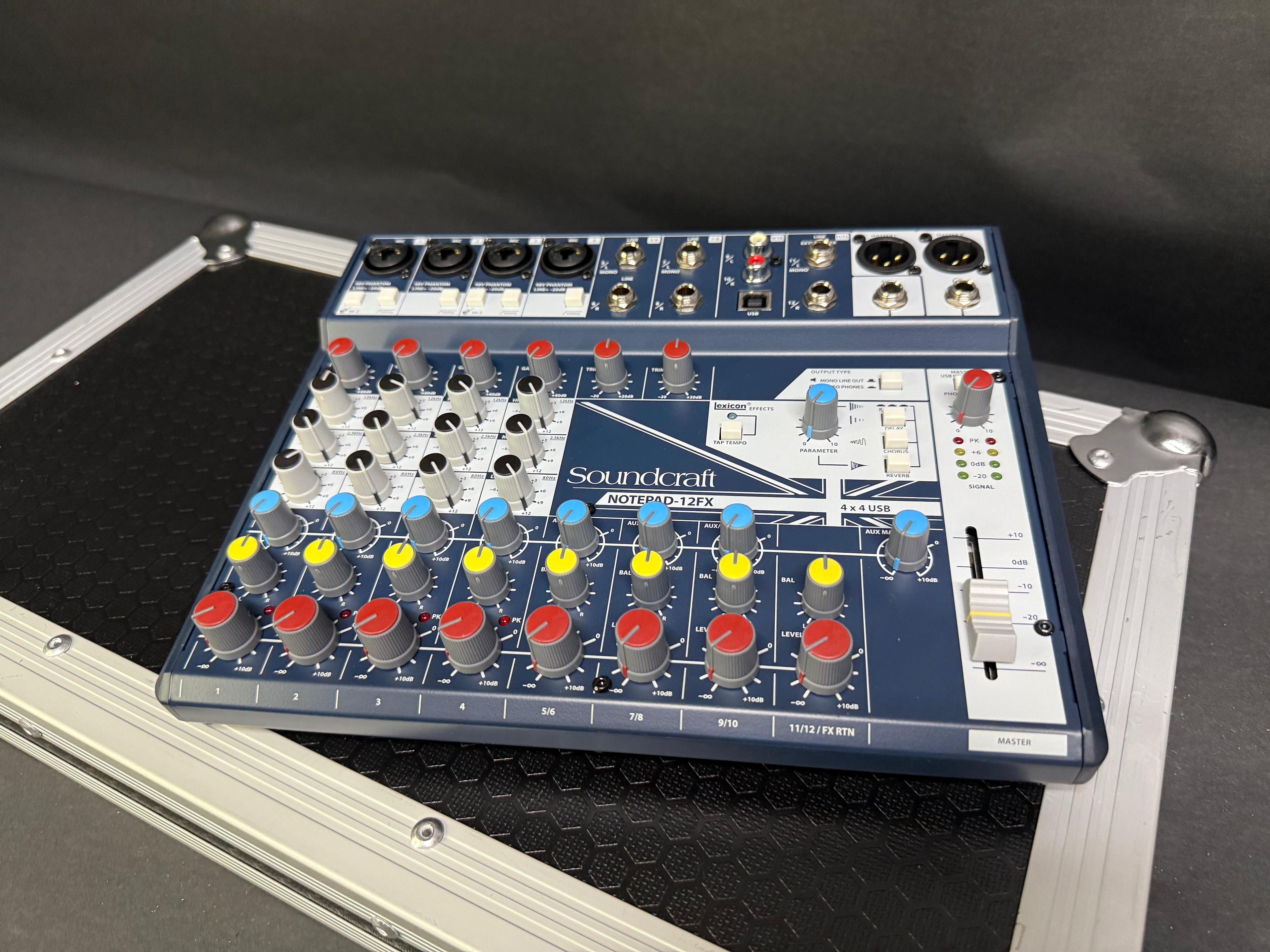 Soundcraft Notepad-12FX 12-channel Analog Mixer with USB