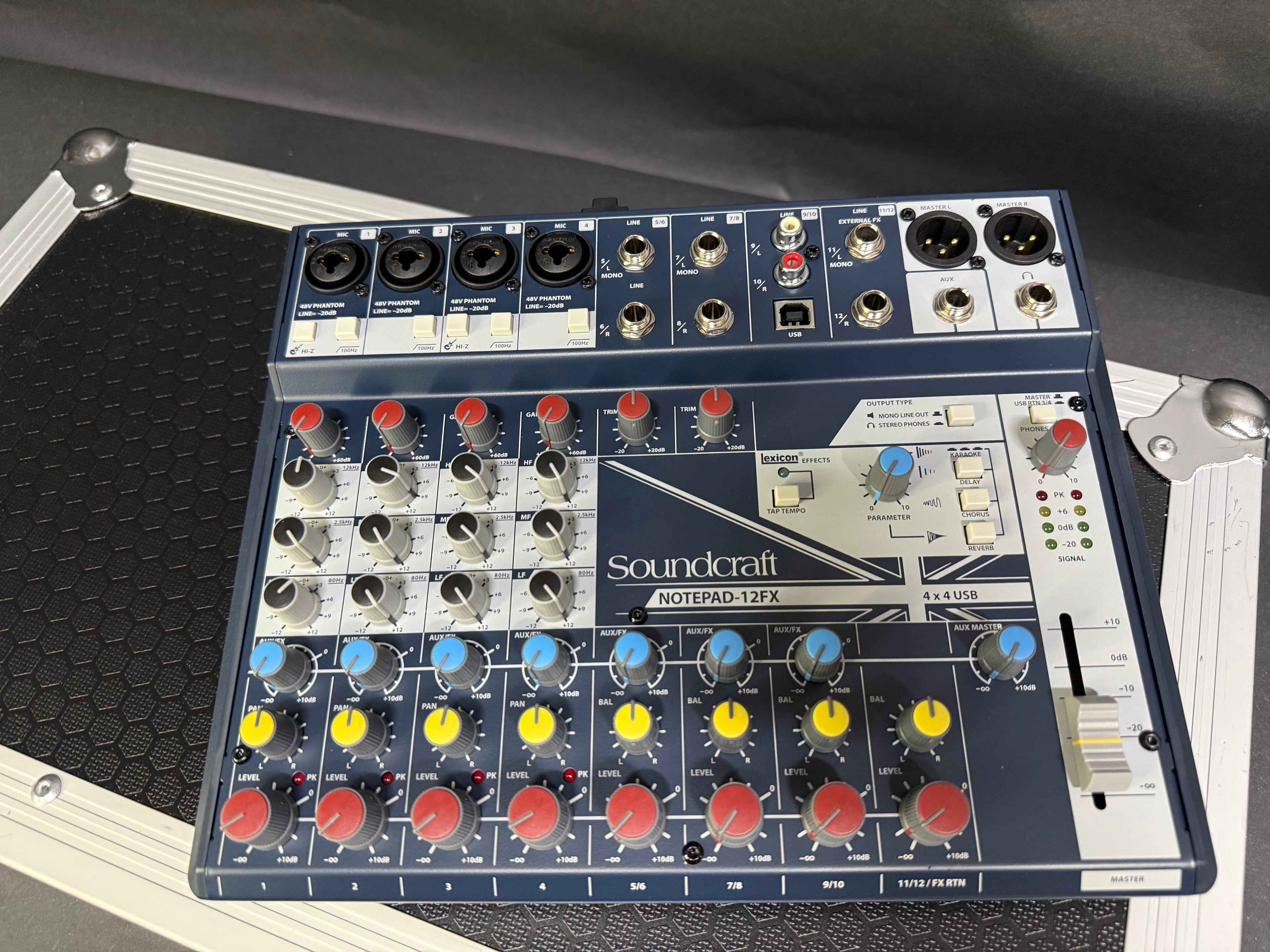 Soundcraft Notepad-12FX 12-channel Analog Mixer with USB