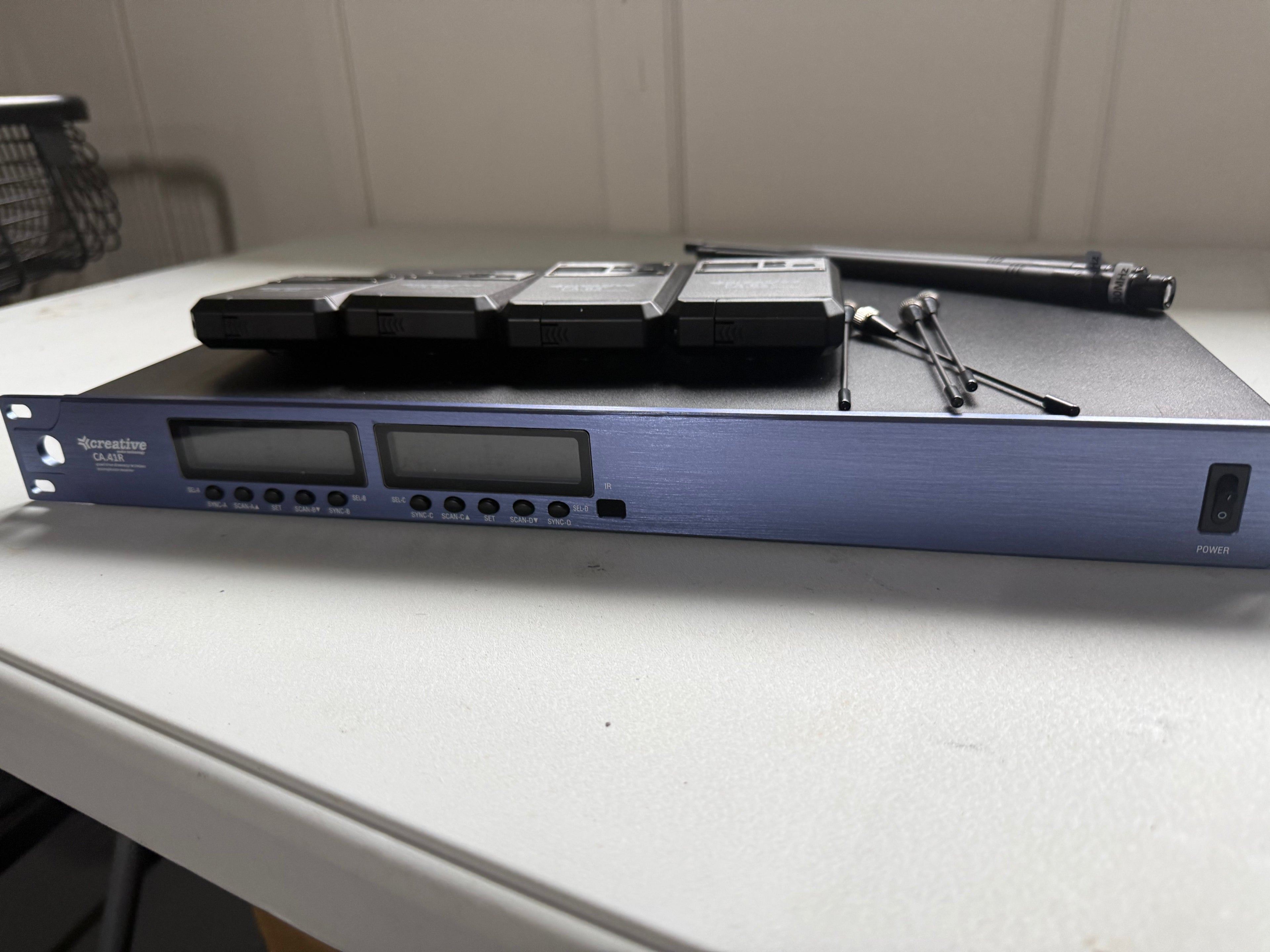 Creative Audio (D) CA.41 - 4 ch Wireless Microphone System- metal transmitters
