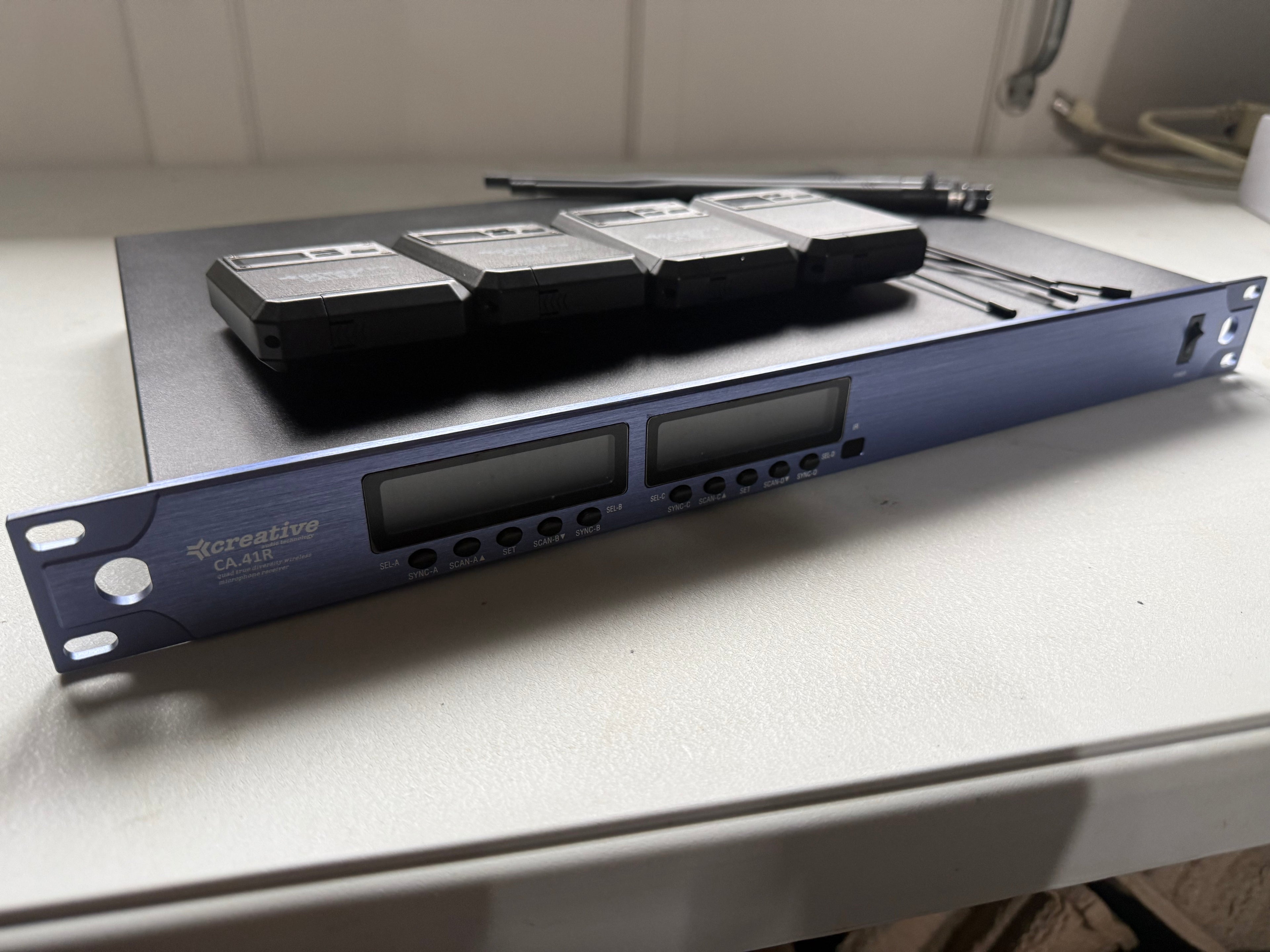 Creative Audio (D) CA.41 - 4 ch Wireless Microphone System- metal transmitters